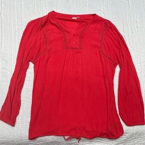 Gap Maternity Hula Red Crinkle top Size Large